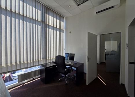Nuomojamos administracinės patalpos Molėtų g., Didžioji Riešė, Vilniaus m., Vilniaus m. sav., 98 m2 ploto