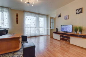 Nuomojamas butas Ulonų g., Žirmūnai, Vilniaus m., Vilniaus m. sav., 55 m2 ploto, 2 kambariai 5