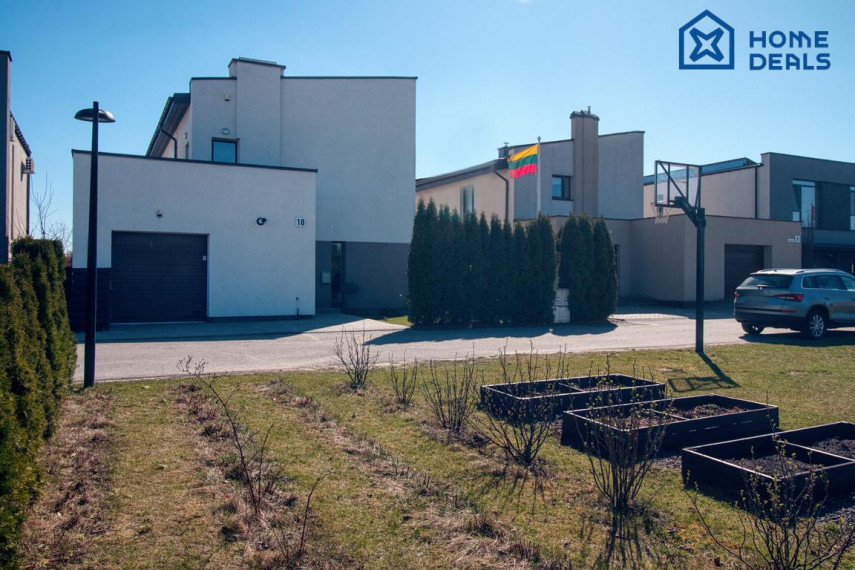 Parduodamas namas Pilaitė, Vilniaus m., Vilniaus m. sav., 209.24 m² ploto 5 kambariai 37