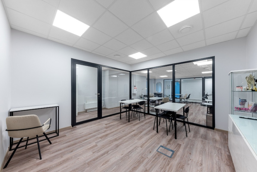 Parduodamos administracinės, kitos paskirties, paslaugų, prekybos patalpos Laisvės pr., Viršuliškės, Vilniaus m., Vilniaus m. sav., 112.07 m2 ploto 10
