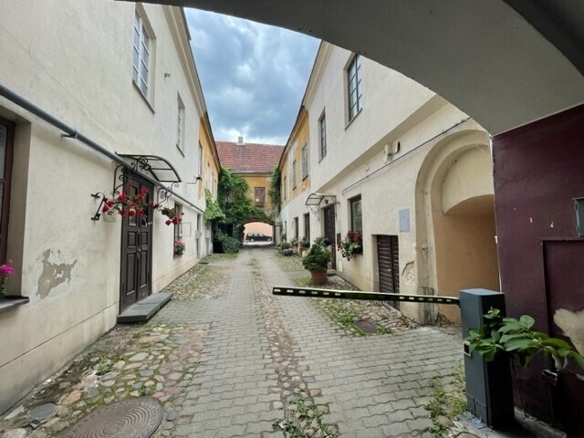 Parduodamas 2-jų k. 32.55 kv.m butas Savičiaus g., Vilniaus senamiestyje 2