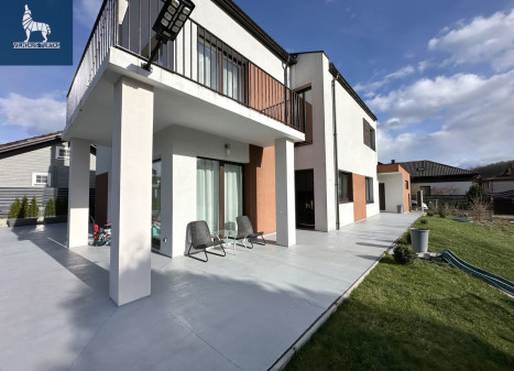 Parduodamas namas Uosių g., Valų k., Trakų r. sav., 219.47 m2 ploto, 2 aukštai