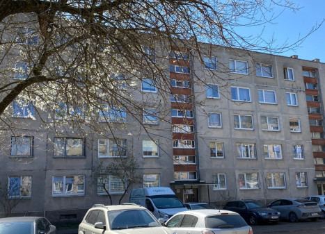 Parduodamas butas Igno Šimulionio g., Karoliniškės, Vilniaus m., Vilniaus m. sav., 46.8 m2 ploto, 2 kambariai
