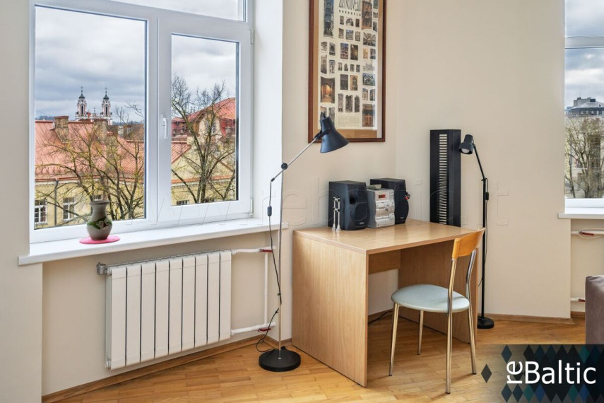 Nuomojamas butas Pamėnkalnio g., Centras, Vilniaus m., Vilniaus m. sav., 96 m2 ploto, 3 kambariai 3