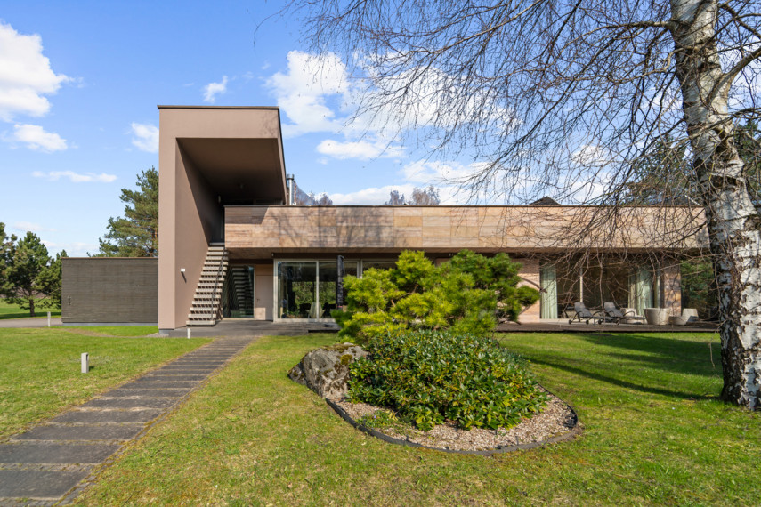 Parduodamas namas Ringelio al., Aukštkiemių k., Klaipėdos r. sav., 364.46 m2 ploto, 1 aukštai 35