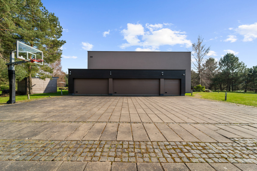 Parduodamas namas Ringelio al., Aukštkiemių k., Klaipėdos r. sav., 364.46 m2 ploto, 1 aukštai 37