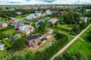 PARDUODAMAS NAMAS ŠILUTĖJE, KĘSTUČIO G. SU 7.60 ARŲ ŽEMĖS SKLYPU 32
