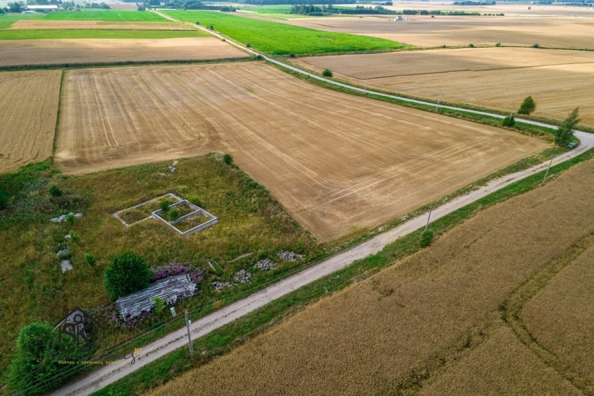 PARDUODAMAS 87.56 ARŲ SKLYPAS KIAULEIKIŲ K., KALVIO G. 15 4