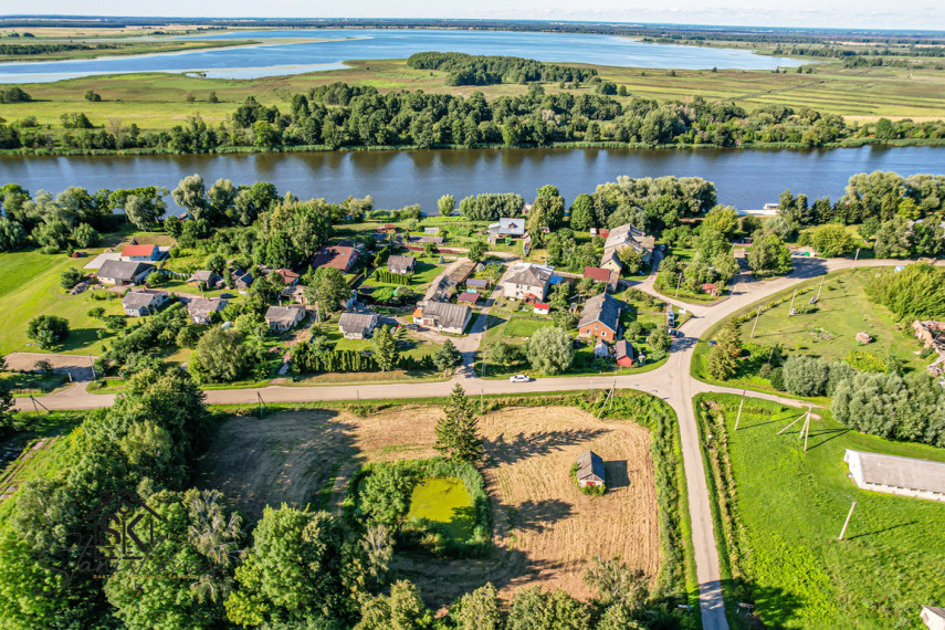 PARDUODAMAS 61,70 ARŲ NAMŲ VALDOS SKLYPAS RUSNĖS SALOJE UOSTADVARIO K. 3