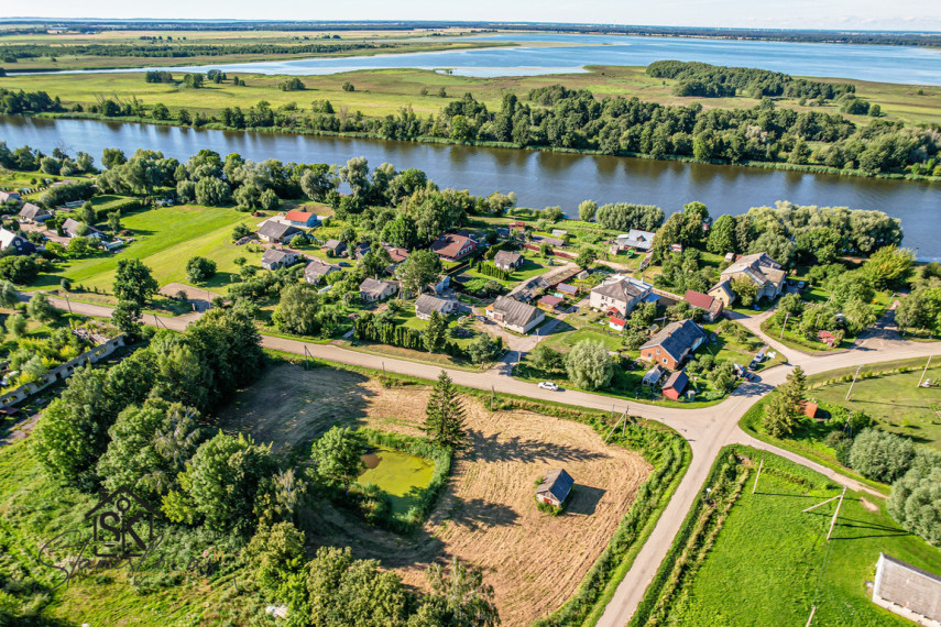 PARDUODAMAS 61,70 ARŲ NAMŲ VALDOS SKLYPAS RUSNĖS SALOJE UOSTADVARIO K. 12