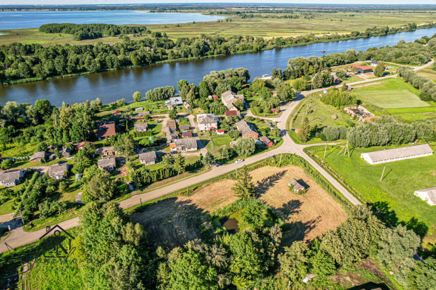 PARDUODAMAS 61,70 ARŲ NAMŲ VALDOS SKLYPAS RUSNĖS SALOJE UOSTADVARIO K. 14