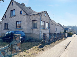 PARDUODAMA NAMO DALIS SU 3.75 ARŲ ŽEMĖS SKLYPU ŠILUTĖS MIESTE, NIDOS G. 5 24