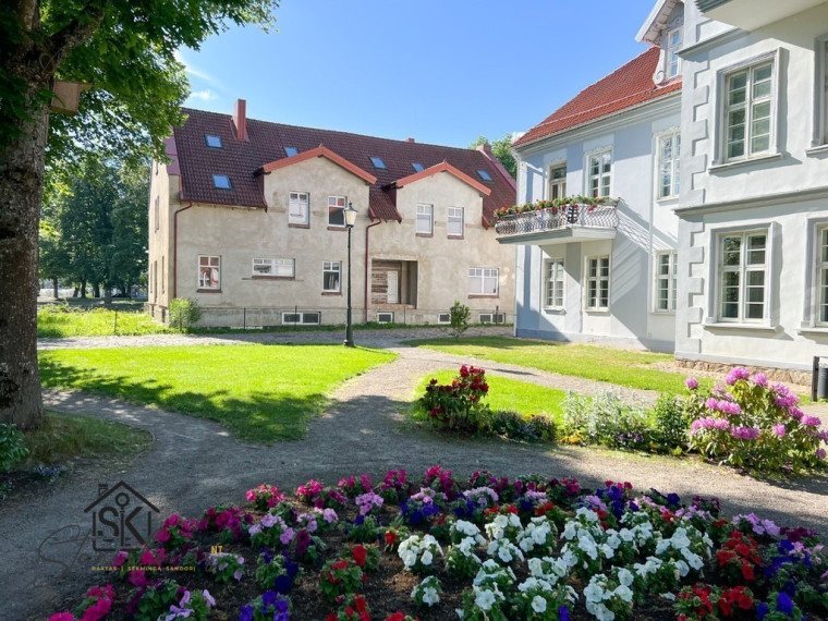 IŠSKIRTINĖJE VIETOJE PARDUODAMOS ERDVIOS PATALPOS LIETUVININKŲ G. 2, ŠILUTĖJE 15