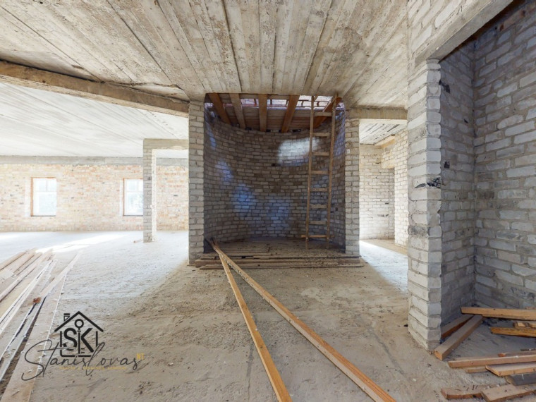 IŠSKIRTINĖJE VIETOJE PARDUODAMOS ERDVIOS PATALPOS LIETUVININKŲ G. 2, ŠILUTĖJE 37