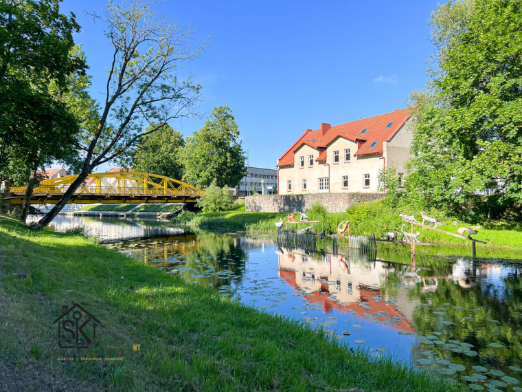 IŠSKIRTINĖJE VIETOJE PARDUODAMOS ERDVIOS PATALPOS LIETUVININKŲ G. 2, ŠILUTĖJE 42