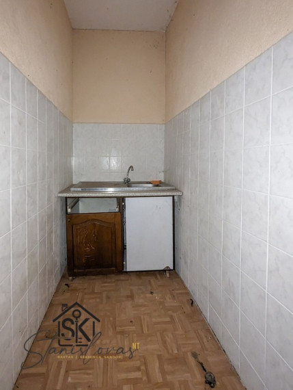 PRIE PAGRINDINĖS GATVĖS PARDUODAMOS PATALPOS SU 15.79 ARŲ ŽEMĖS SKLYPU PANEMUNĖJE, K.DONELAIČIO G. 13 10