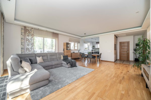 Parduodamas namas Sniegenų g., Grigiškių m., Vilniaus m. sav., 183 m2 ploto, 2 aukštai 25