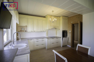 Parduodamas namas Dvarų g., Aleksotas, Kauno m., Kauno m. sav., 289.00 m² ploto 6 kambariai 6
