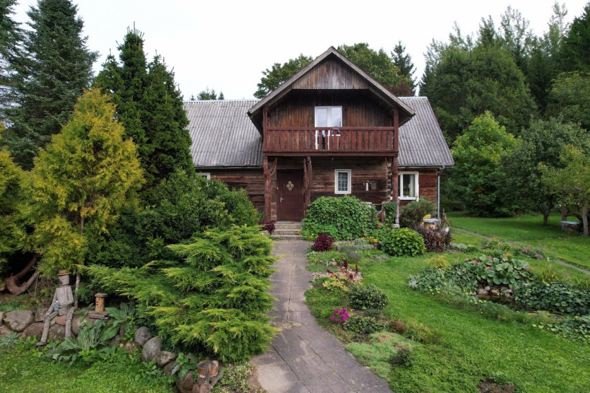Parduodamas namas Laisvučių k., Šiaulių r. sav., 271.9 m2 ploto, 2 aukštai 2