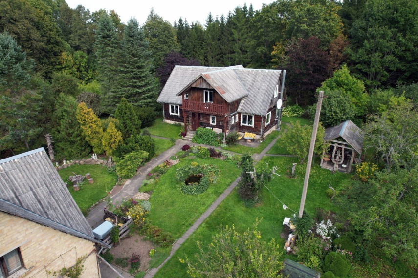 Parduodamas namas Laisvučių k., Šiaulių r. sav., 271.9 m2 ploto, 2 aukštai 3