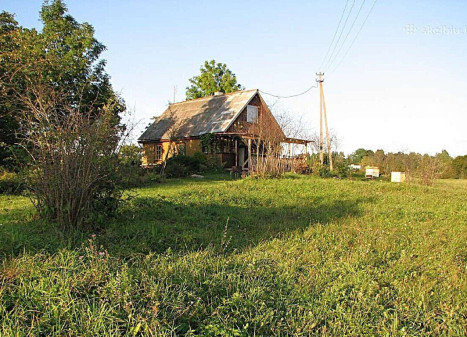 PARDUODAMAS RĄSTINIS 82,75 KV. M. SU DIDELIU MŪRINIU ŪKINIU PASTATU IR TVENKINIU 28,4796 HA ŠAPALŲ G. 1, ŠAPALŲ KAIME, ROKIŠKIO RAJONE