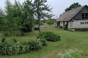 PARDUODAMAS RĄSTINIS 82,75 KV. M. SU DIDELIU MŪRINIU ŪKINIU PASTATU IR TVENKINIU 28,4796 HA ŠAPALŲ G. 1, ŠAPALŲ KAIME, ROKIŠKIO RAJONE 35