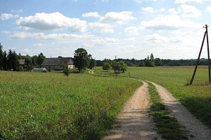 PARDUODAMAS RĄSTINIS 82,75 KV. M. SU DIDELIU MŪRINIU ŪKINIU PASTATU IR TVENKINIU 28,4796 HA ŠAPALŲ G. 1, ŠAPALŲ KAIME, ROKIŠKIO RAJONE 38