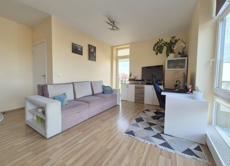Parduodamas butas Justiniškių g., Pašilaičiai, Vilniaus m., Vilniaus m. sav., 44 m2 ploto, 2 kambariai