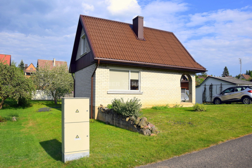 Parduodamas namas Saulės g., Pašvinių k., Šiaulių r. sav., 69.65 m2 ploto, 2 aukštai 4
