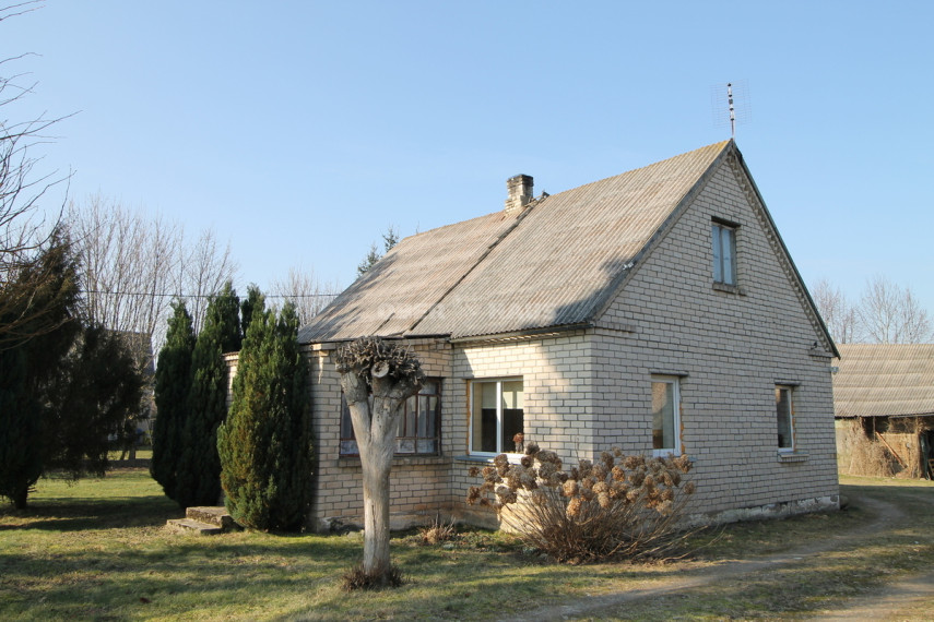 Parduodamas namas Aušros g. , Lupikų k., Kelmės r. sav., 70.91 m2 ploto, 1 aukštai 6
