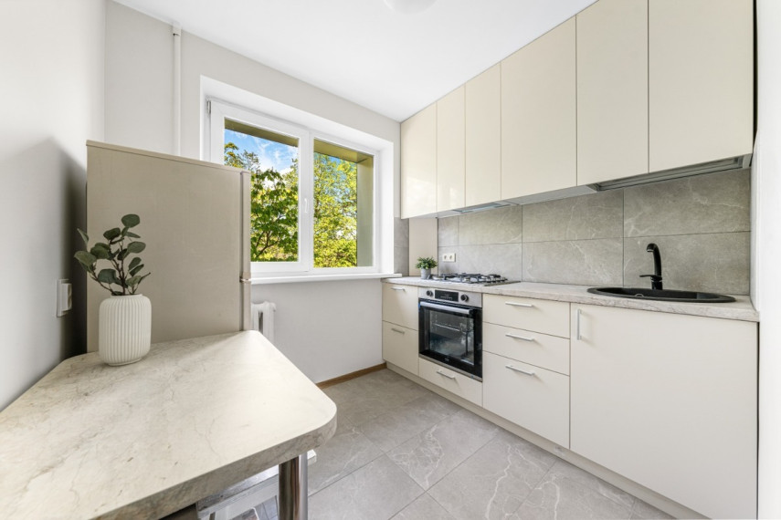 Nuomojamas butas Žirmūnų g.100, Žirmūnai, Vilniaus m., Vilniaus m. sav., 48 m2 ploto, 3 kambariai 1