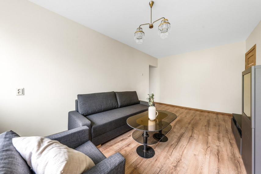 Nuomojamas butas Žirmūnų g.100, Žirmūnai, Vilniaus m., Vilniaus m. sav., 48 m2 ploto, 3 kambariai 5