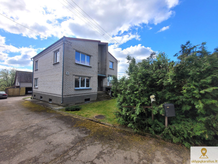 Parduodamas namas Zarasų r. sav., Didžiadvario k., Emilijos Pliaterytės, 277 m2 ploto, 2 aukštai 3