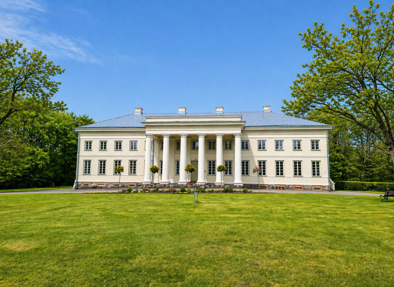 Parduodamas namas Liepų al., Cirkliškio k., Švenčionių r. sav., 403 m2 ploto, 1 aukštai 17