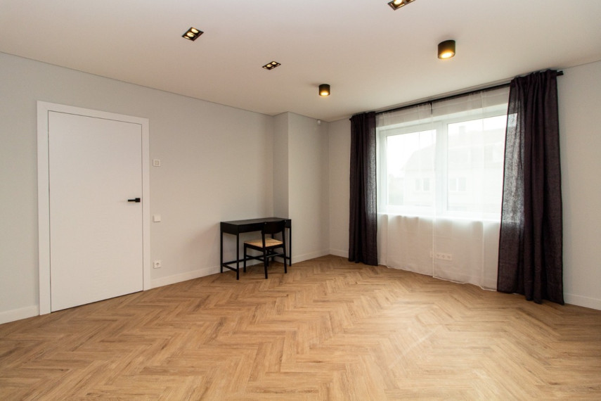 Parduodamas namas Knygnešio g., Tauragės m., Tauragės r. sav., 405.97 m2 ploto, 2 aukštai 10