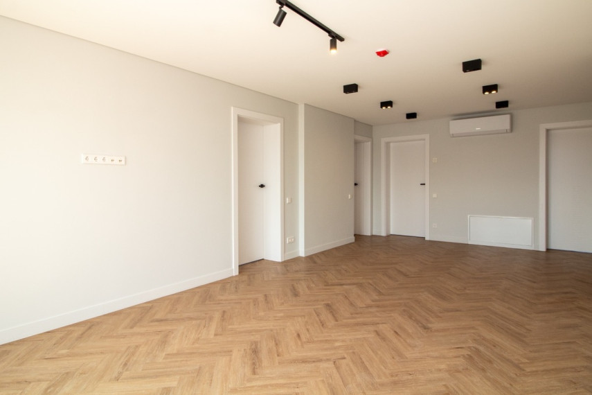 Parduodamas namas Knygnešio g., Tauragės m., Tauragės r. sav., 405.97 m2 ploto, 2 aukštai 19