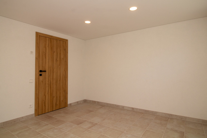 Parduodamas namas Knygnešio g., Tauragės m., Tauragės r. sav., 405.97 m2 ploto, 2 aukštai 38