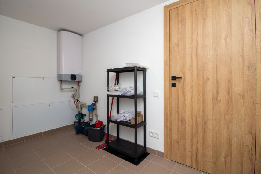 Parduodamas namas Knygnešio g., Tauragės m., Tauragės r. sav., 405.97 m2 ploto, 2 aukštai 41