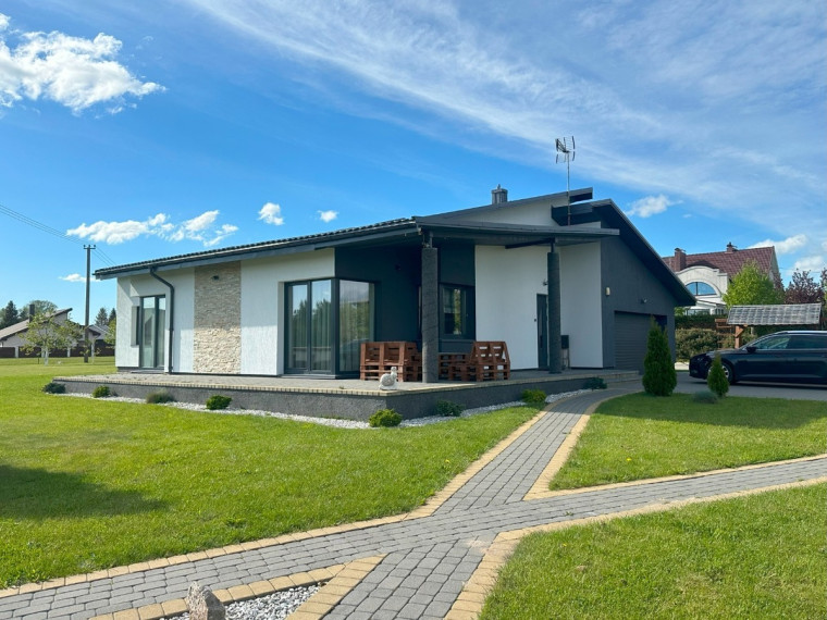 Parduodamas namas Lakštingalų g., Šilalės m., Šilalės r. sav., 183.34 m2 ploto, 1 aukštai 2