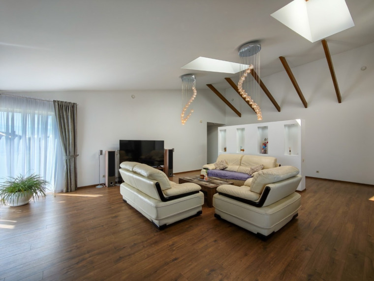 Parduodamas namas Lakštingalų g., Šilalės m., Šilalės r. sav., 183.34 m2 ploto, 1 aukštai 12