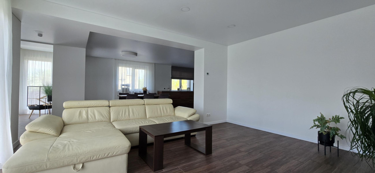 Parduodamas namas Ateities g., Pelėdnagių k., Kėdainių r. sav., 192.00 m² ploto 4 kambariai 6