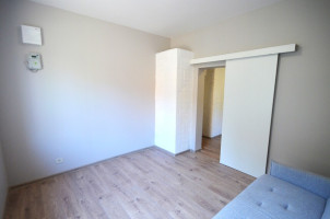 Renovated 1-Room Apartment for Sale with a Private Entrance in Aukštieji Paneriai, Juodšilių St., Vilnius 3