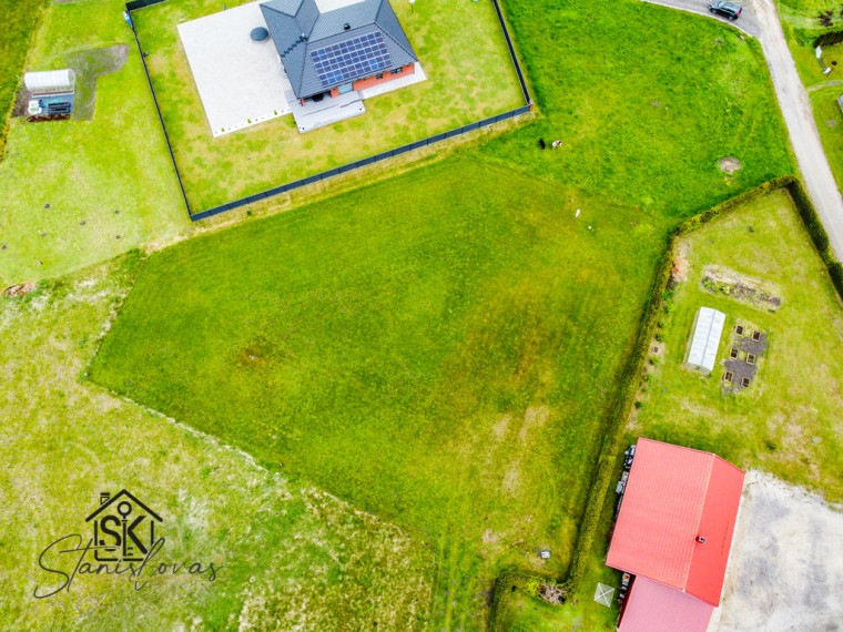PARDUODAMAS 25,09 ARO SKLYPAS RAMIOJE VIETOJE LAUČIŲ KAIME, ŠUSTIES G. 26D 8