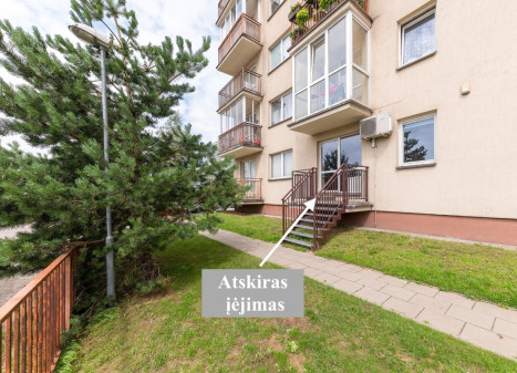 Nuomojamos administracinės, paslaugų, prekybos patalpos Vėtrungių g., Fabijoniškės, Vilniaus m., Vilniaus m. sav., 42.14 m2 ploto