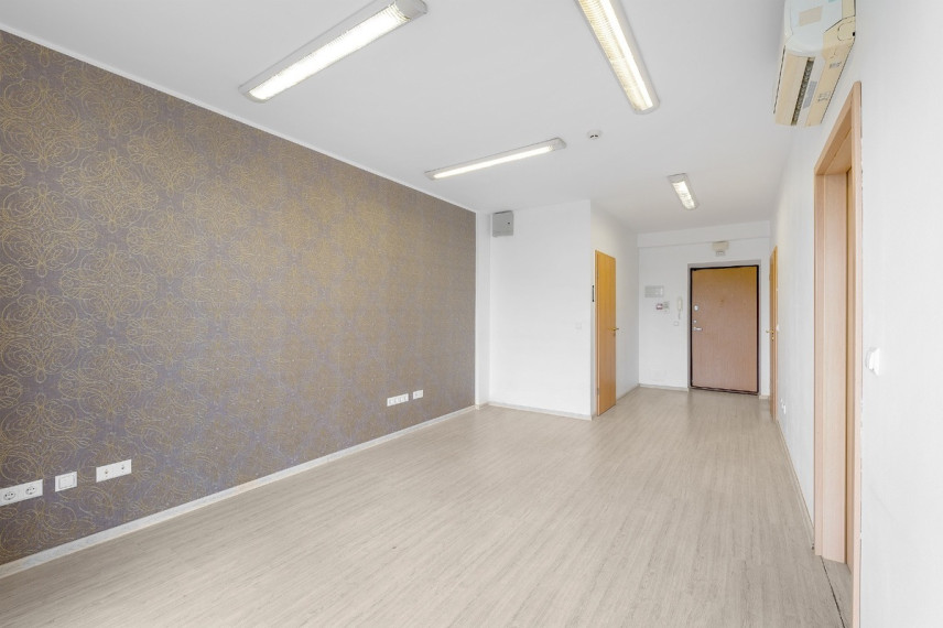 Nuomojamos administracinės, paslaugų, prekybos patalpos Vėtrungių g., Fabijoniškės, Vilniaus m., Vilniaus m. sav., 42.14 m2 ploto 2