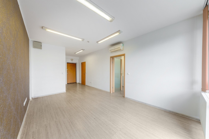 Nuomojamos administracinės, paslaugų, prekybos patalpos Vėtrungių g., Fabijoniškės, Vilniaus m., Vilniaus m. sav., 42.14 m2 ploto 3