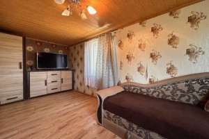 PARDUODAMAS 76.01 KV. M. RĄSTINIS GYVENAMASIS NAMAS 25,5 ARO SKLYPE PEREKŠLIŲ GYVENVIETĖJE 38