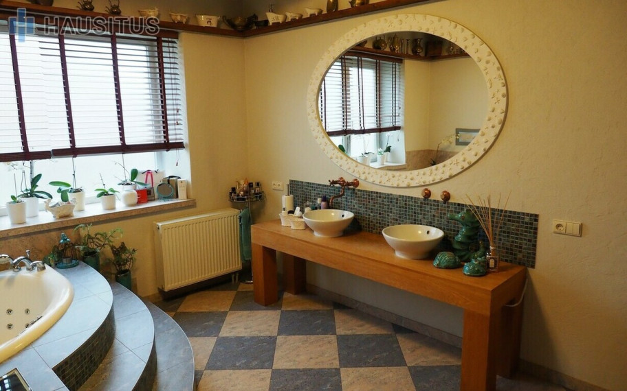 Parduodamas namas Mėnulio g., , Panevėžyje, 300.95 kv.m ploto, 2 aukštai 16