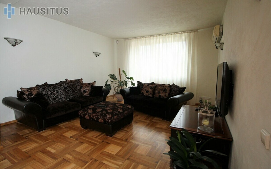 Parduodamas namas Mėnulio g., , Panevėžyje, 300.95 kv.m ploto, 2 aukštai 18
