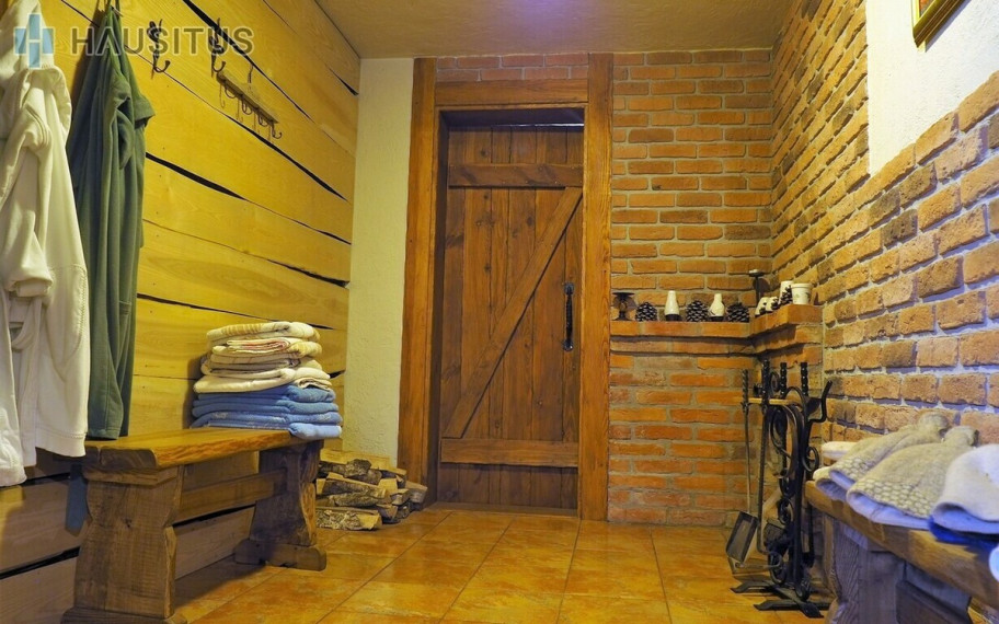 Parduodamas namas Mėnulio g., , Panevėžyje, 300.95 kv.m ploto, 2 aukštai 39
